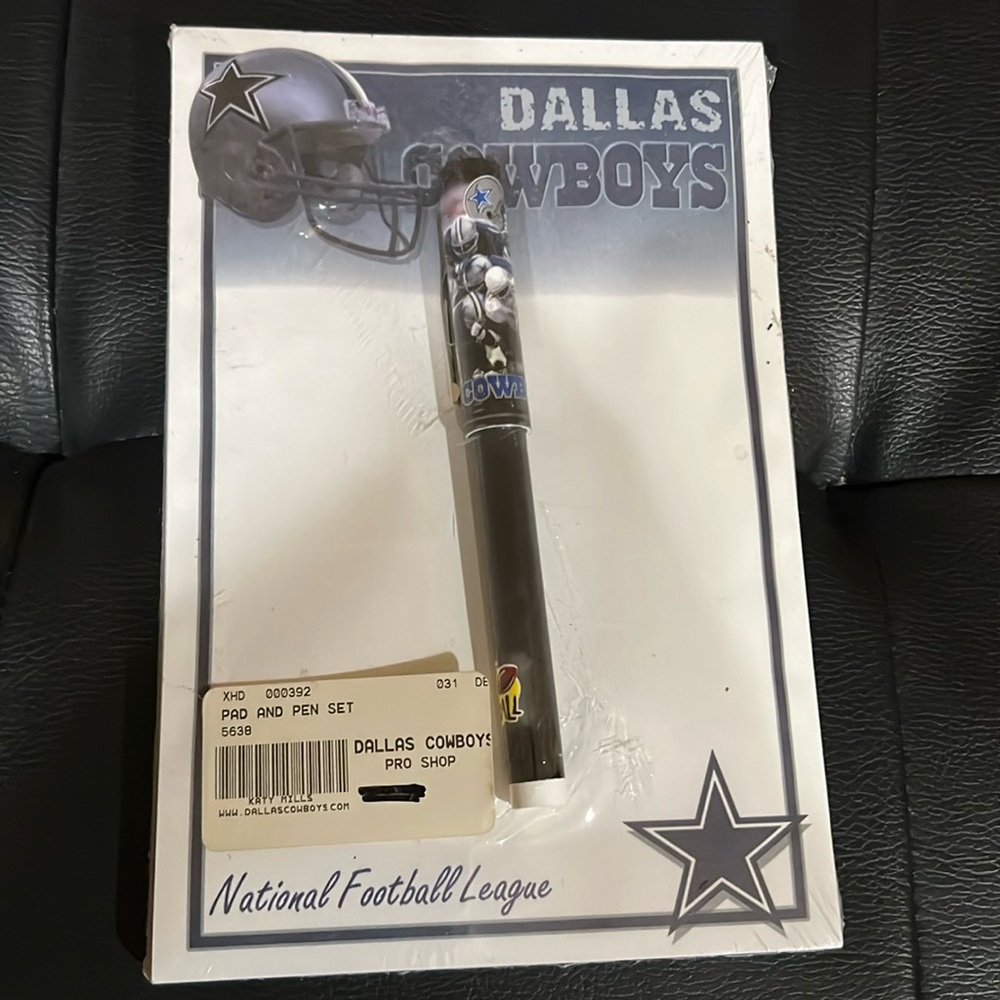 Vintage Dallas Cowboys pad and pen set
